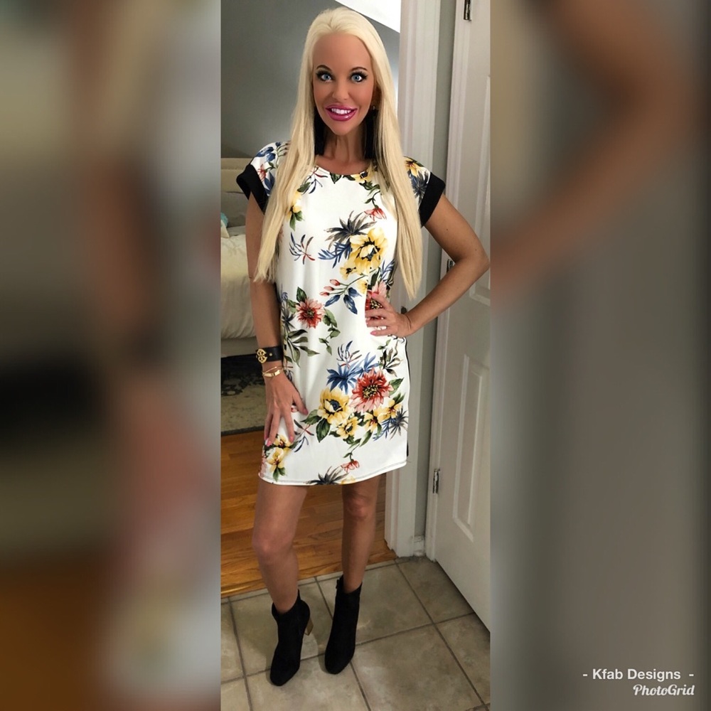 🥰LAST 1! 💕Stunning Floral Color Block Dress! - Picture 3 of 3